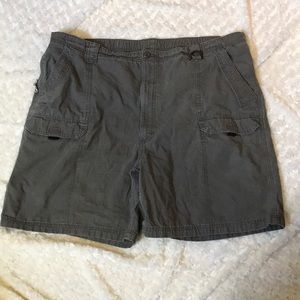 Wrangler cargo shorts, size 46